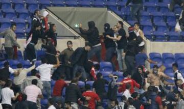 Los incidentes sucedieron antes del comenzar el partido.