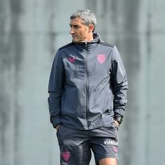 Valverde, ante la opción de fichar: “Tenemos que trabajar con lo que hay”