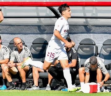 El lateral del Eibar volvi車 a mostrar el guante que tiene en su pie, con un env赤o teledirigido a la cabeza de Rahmani, que signific車 el empate moment芍neo del Eibar ante el Amorebieta. Ya son tres asistencias para el canterano madridista.