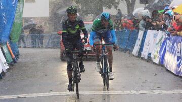 Nairo Quintana supera a Ra&uacute;l Alarc&oacute;n en la cima del Santuario del Acebo en la Vuelta a Asturias 2017.