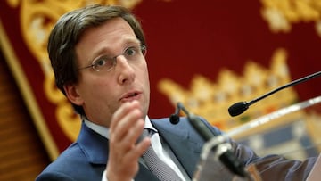 Jose Luis Martínez-Almeida dando una rueda de prensa.