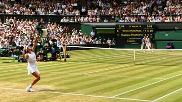 LONDON, ENGLAND - JULY 13: Garbine Muguruza of Spain serves during the Ladies Singles semi final match against Magdalena Rybarikova of Slovakia on day ten of the Wimbledon Lawn Tennis Championships at the All England Lawn Tennis and Croquet Club at Wimbledon on July 13, 2017 in London, England. (Photo by David Ramos/Getty Images)