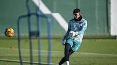 Vicente Reyes queda en el aire