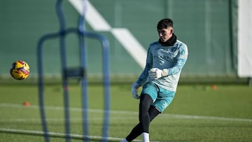 Vicente Reyes queda en el aire