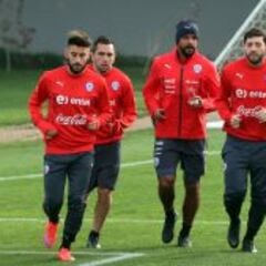 El duro dilema de Sampaoli para "cortar" a tres jugadores