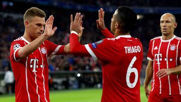 MUNICH, GERMANY - SEPTEMBER 12: Thiago of Muenchen celebrate with team mate Joshua Kimmich after he scores the 2nd goal during the UEFA Champions League group B match between Bayern Muenchen and RSC Anderlecht at Allianz Arena on September 12, 2017 in Munich, Germany. (Photo by Alexander Hassenstein/Bongarts/Getty Images)