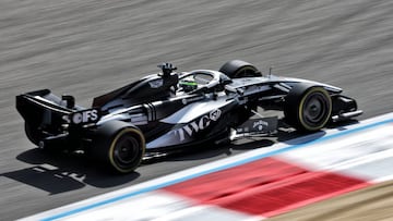 Checo Pérez estrena el livery de Cadillac en pista