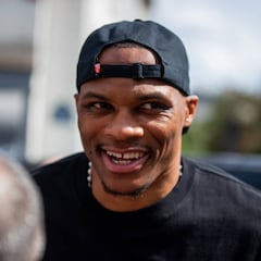 Russell Westbrook has a new agent but what happens now with the Lakers?