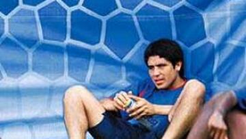 <b>CONFLICTIVO EN SILENCIO</B>. Riquelme se niega a jugar cedido en España y Europa y sólo valora la posibilidad de volver a Boca.