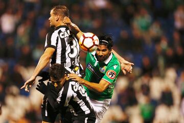 Audax Italiano (2018). Llegó para jugar la Copa Sudamericana 2018, la Copa Chile MTS 2018 y el Campeonato Nacional Scotiabank 2018. Tras fichar por este club el jugador uruguayo consigue el Récord Guinness de número de clubes en los que ha jugado un futbolista profesional.  