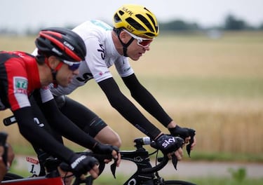 Froome escapes from crash unscathed as Kittel wins stage