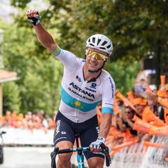 Demostración de poderío de Lutsenko en el Circuito de Getxo