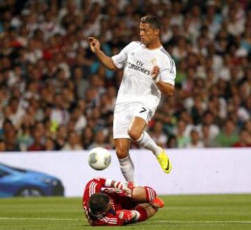 Cristiano Ronaldo ante el portero Lopes.