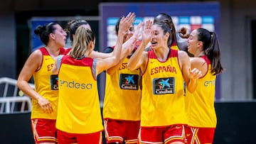 Las jugadoras de la Selección durante un entrenamiento en Castellón.