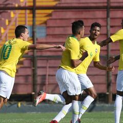 La emoción de Vinicius y Rodrygo tras el gol de Gabriel
