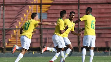 La emoción de Vinicius y Rodrygo tras el gol de Gabriel