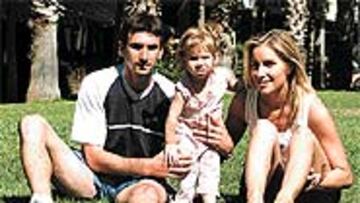 <b>CLEMENTE</B>. No hablaré mal de él. Charlé con él cuando llegó y ya no lo he vuelto a hacer.