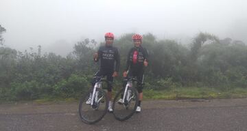 El ciclista colombiano del Arkéa - Samsic continúa preparando el reinicio de temporada y trabaja en las carreteras de Boyacá.