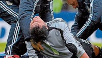 <b>LESIONADO. </b>Abbondanzieri se lesionó jugando contra Paraguay y estará 15 días de baja.