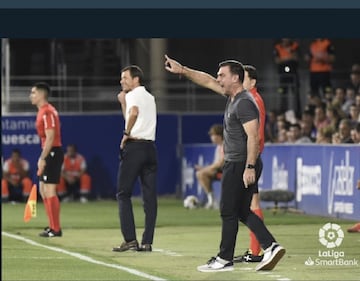 Pablo Guede durante el partido en El Alcoraz contra el Huesca.