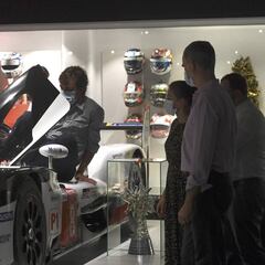 Los Reyes visitaron el Museo de Fernando Alonso