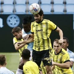 Golazo y lesión de Mor en las tablas entre Celta y Oviedo