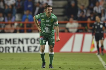 Le faltó un torneo para conseguir ser el máximo goleador del club, pues se quedó a seis tantos de empatar a Adalbero López con sus 136 dianas. 