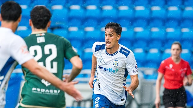 El Tenerife se atasca ante un duro Cacereño