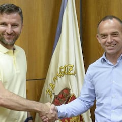 Lalo amplía su contrato con el Zaragoza hasta 2020