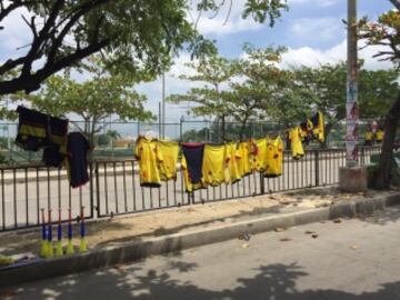 En la afueras del Metro ya se vive la fiesta de la Selección