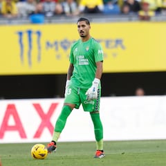 Valles insiste: “Tengo un año más de contrato con Las Palmas pero no pienso en el futuro”