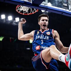 Filip Petrusev prueba lo peor de la NBA