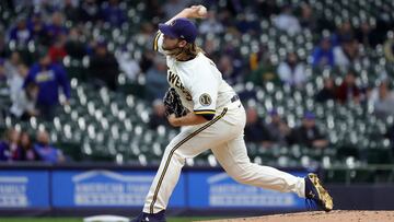 El derecho de Milwaukee goza de un inicio de temporada que no se había visto en más de un siglo en Grandes Ligas.