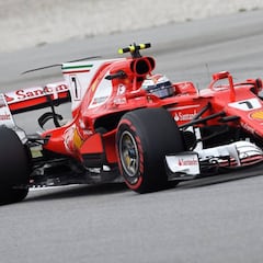Ferrari amenaza a Mercedes; Alonso y Sainz, fuera del Top 10