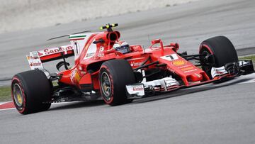 Kimi Raikkonen con el Ferrari en Malasia.