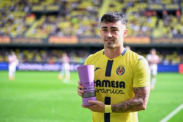 
El futbolista canario empieza a demostrar su valía. Una conducción de manual y una definición made in Moleiro.