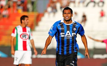 César Cortés pasó a la cantera de los cruzados en 1998. En 2003 debutó en en el primer equipo ante Unión La Calera por la Liguilla-Pre Sudamericana. Debido a las pocas oportunidades, emigró. Su repunte fue en Huachipato, donde estuvo cuatro temporadas y fue campeón en el Clausura 2012.