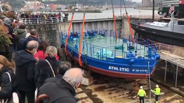 La Gabarra del Athletic se somete a la prueba de flotabilidad