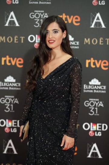 MADRID, 04/02/2017.- La cantante Silvia Pérez Cruz posa a su llegada a la gala de la XXXI edición de los Premios Goya del cine español que se celebra esta noche en el Marriott Auditorium Hotel, en Madrid. EFE/JuanJo Martín