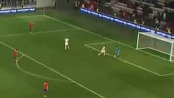 Minuto 93, pierde 0-1 y Keylor decide hacer esto dentro del ¨¢rea...