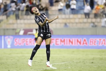 Liana marcó su primer gol con la camiseta de Corinthians el pasado 9 de febrero en la victoria 2-0 ante Real Brasília para conseguir el cupo a la final de la Supercopa de Brasil que se jugará este domingo (8:30 a.m.) ante Gremio.
