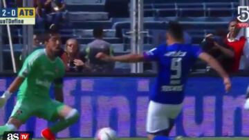 As赤 fue el gol con que Felipe Mora celebr車 en Cruz Azul