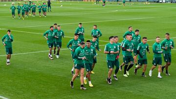 Jugadores de la Selección Mexicana durante uno de los entrenamientos en Girona, España.