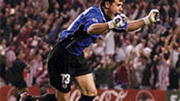 <B>EN FORMA.</b> Aranzubía ha contribuido a la mejoría defensiva del Athletic.