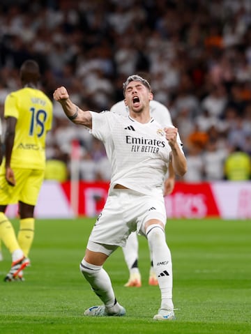 Fede Valverde ya es todo un líder del Real Madrid y de la Selección uruguaya. Ha heredado el 8 de Toni Kroos y, sobre el césped, ya dirige parte del juego del conjunto de Carlo Ancelotti y luce el brazalete de capitán de los Charrúas. Su llegada a la entidad madridista en 2018, después de pasar por las categorías inferiores, impulsaron su carrera, en la que ya ha disputado más de 400 encuentros.