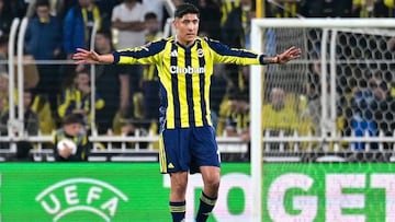 Edson Álvarez sufre lesión y se despide del 2025 con el Fenerbahçe