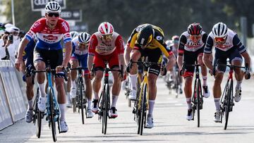Mathieu van der Poel, del Alpecin-Fenix, se impone en la primera etapa del UAE Tour 2021.