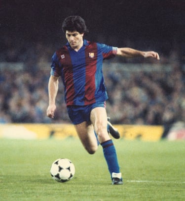 Ele esteve no primeiro time em Barcelona e na próxima temporada entre 1979 de 1979 e 3 entre 3.