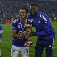 Mackalister celebra el título: “El trabajo nunca traiciona”