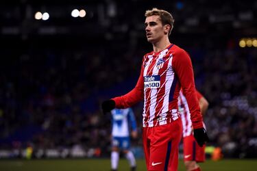 Primera equipación de la temporada 2017/18. Un diseño de la camiseta del club que no fue recibida con buen agrado por parte de los aficionados rojiblancos.